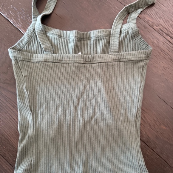 Garage green tank - Picture 3 of 3